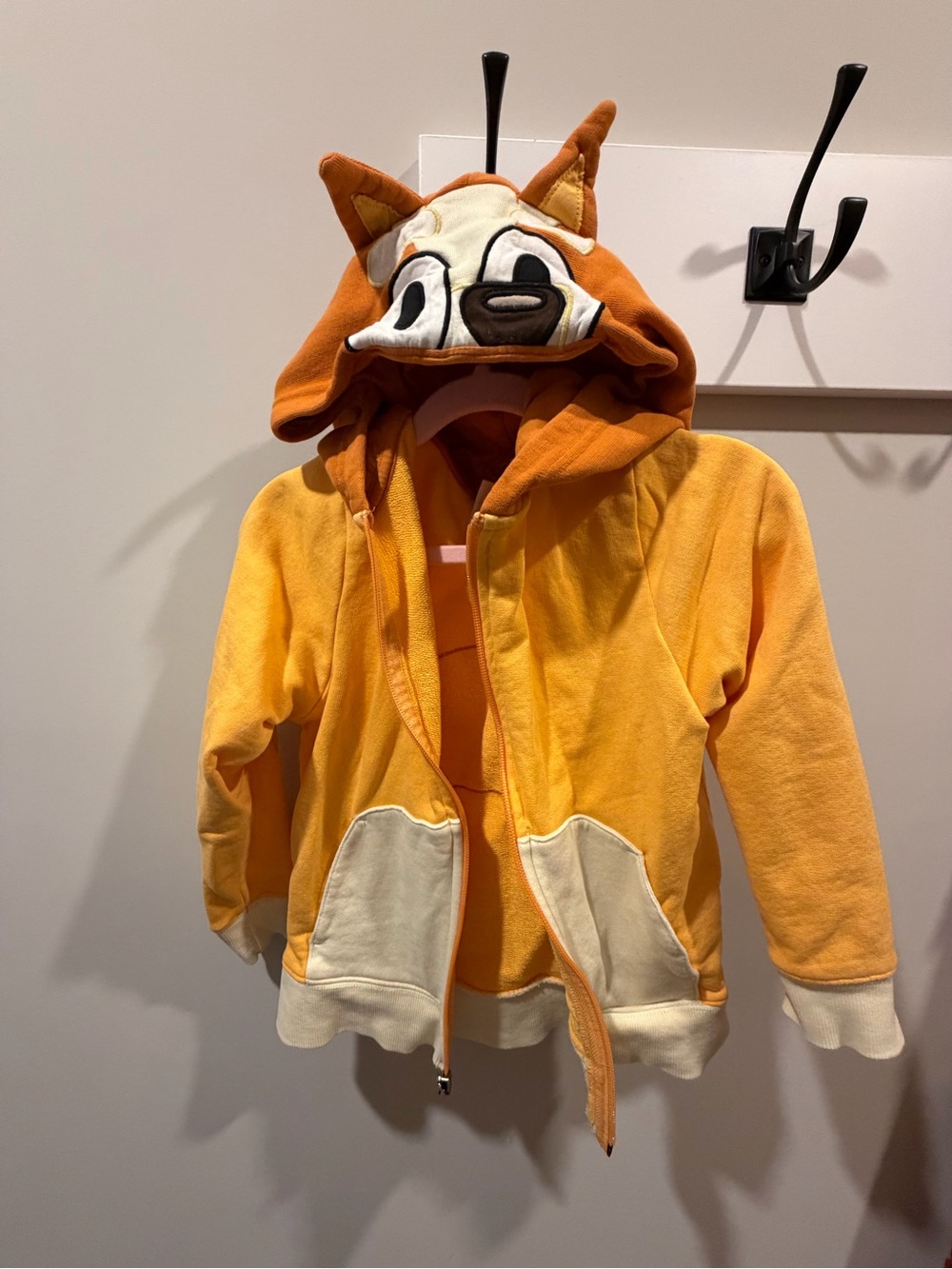Hanna Andersson Orange and Cream Bingo Hooded Zip-Up Sweatshirt